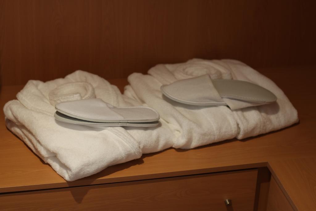 Almenara Suites Guest House Вила-Нова-ди-Гая Экстерьер фото